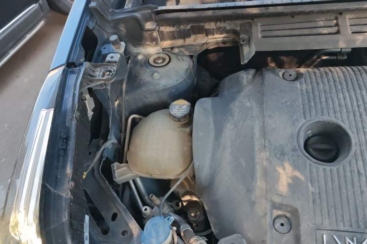 Used Lynk & Co 01 2018 2.0T Two-Wheel-Drive + Version Engine Bay Right