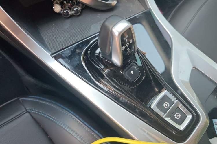 Used Lynk & Co 01 2018 2.0T Two-Wheel-Drive + Version Gear Lever