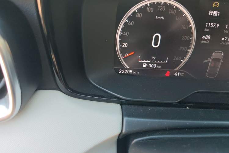 Used Lynk & Co 01 2018 2.0T Two-Wheel-Drive + Version Odometer Close Up