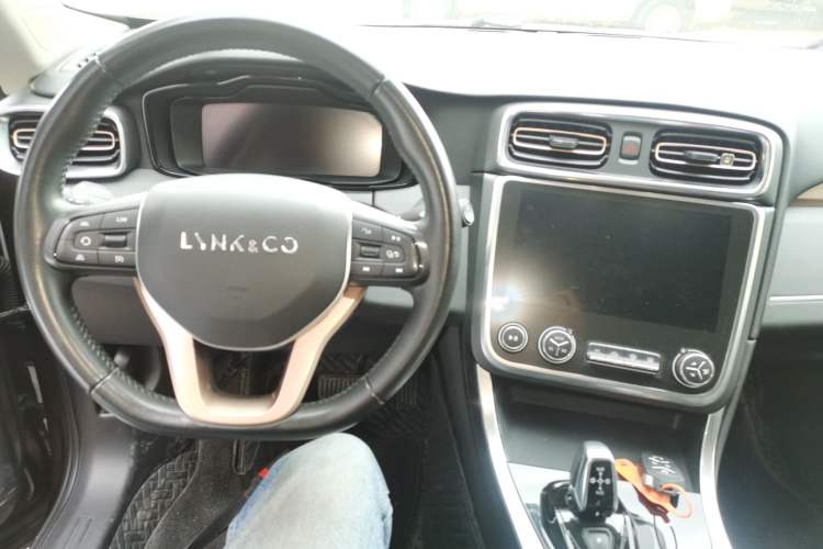 Used Lynk & Co 01 2018 2.0T Two-Wheel-Drive + Version Center Console