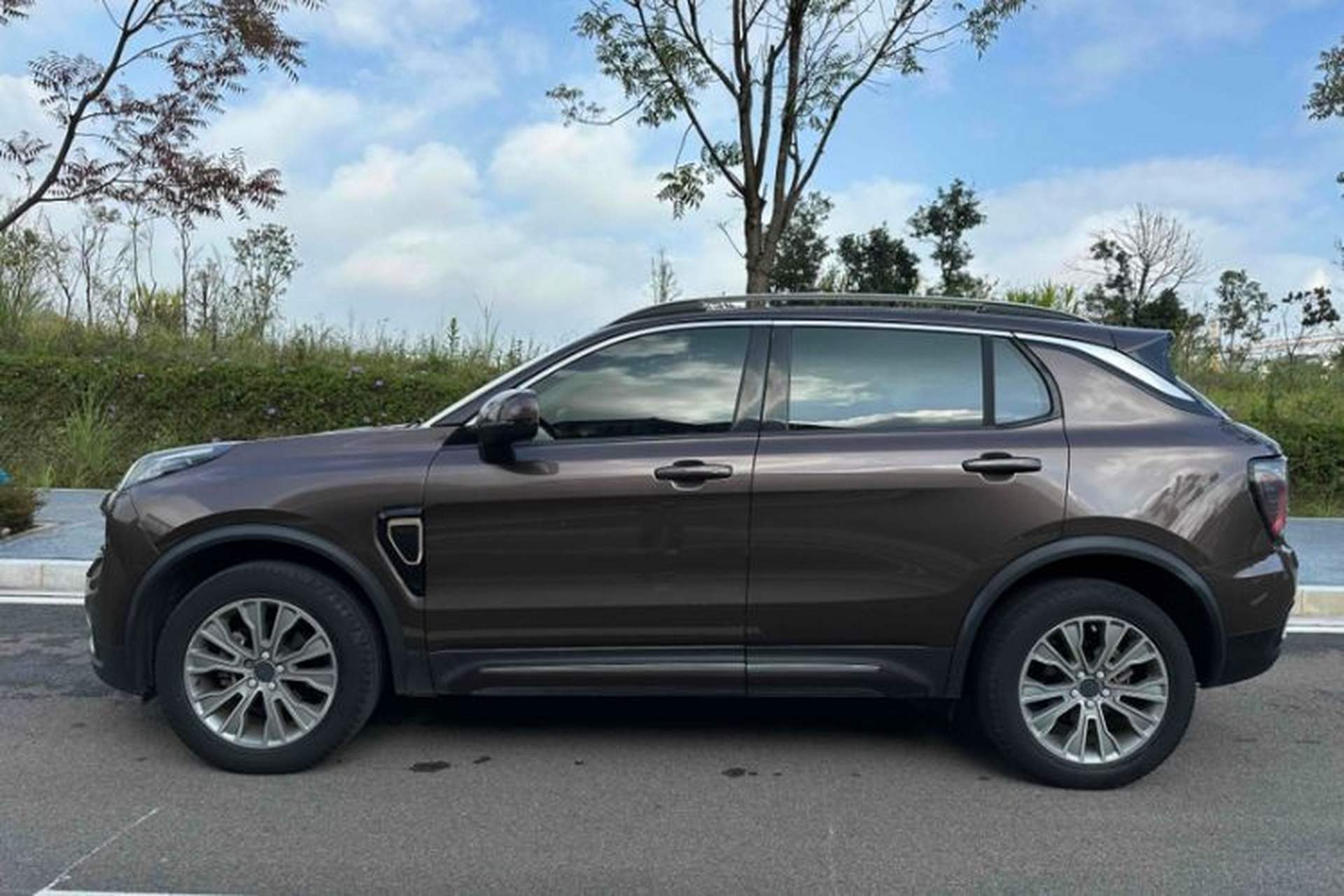 Used Lynk & Co 01 2018 2.0T Two-Wheel-Drive + Version Exterior 4