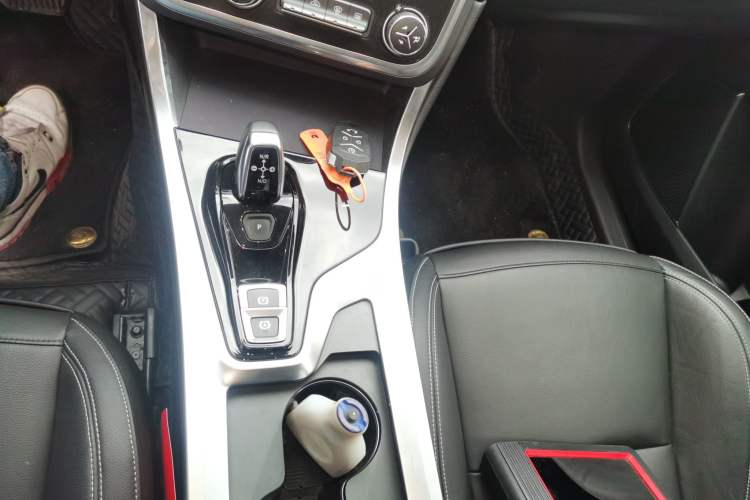 Used Lynk & Co 01 2018 2.0T Two-Wheel-Drive + Version Gear Lever