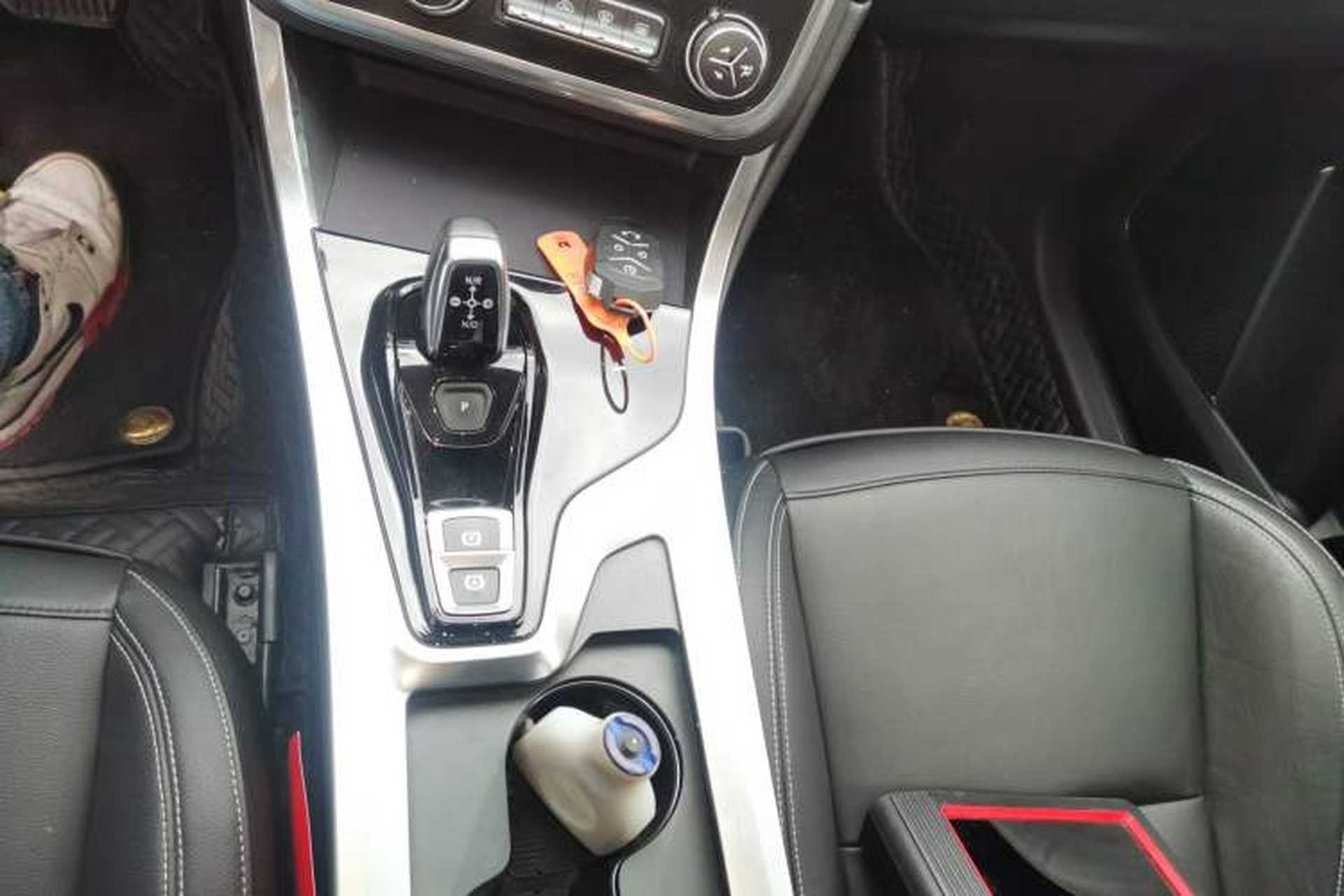 Used Lynk & Co 01 2018 2.0T Two-Wheel-Drive + Version Gear Lever