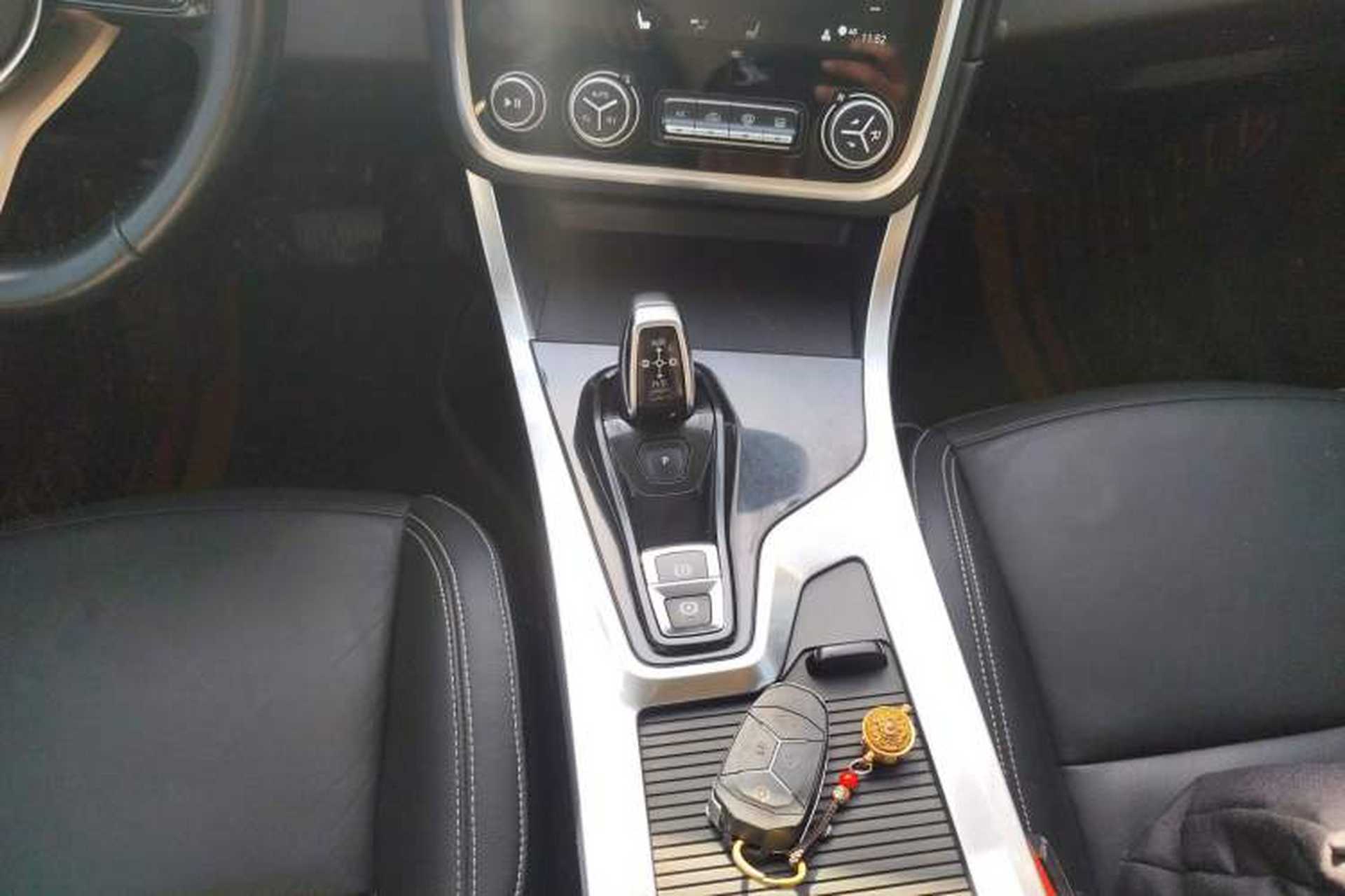 Used Lynk & Co 01 2018 2.0T Two-Wheel-Drive + Version Gear Lever