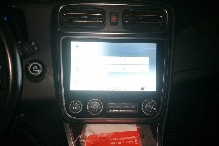 Used Lynk & Co 01 2018 2.0T Two-Wheel-Drive + Version Audio And AC Panel