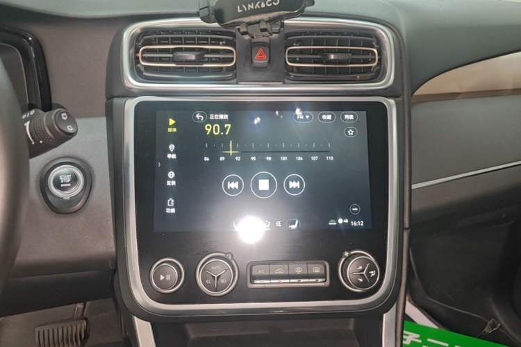 Used Lynk & Co 01 2018 2.0T Two-Wheel-Drive + Version Audio And AC Panel