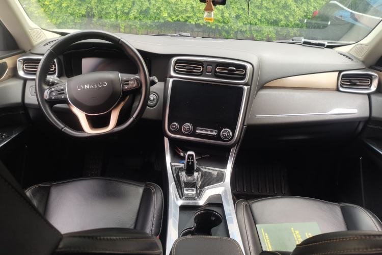Used Lynk & Co 01 2018 2.0T Two-Wheel-Drive + Version Center Console
