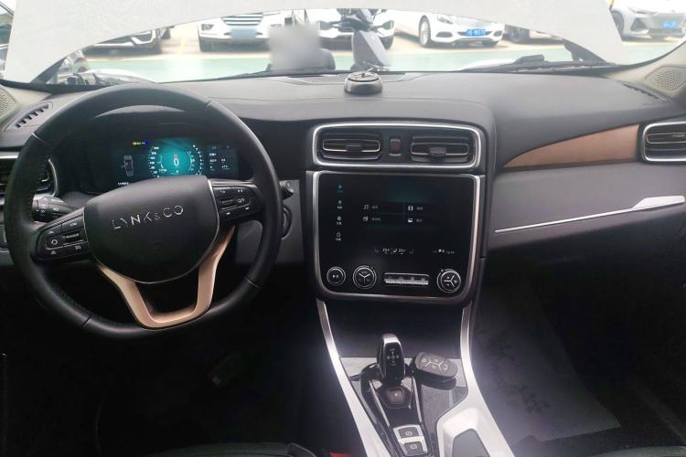 Used Lynk & Co 01 2018 2.0T Two-Wheel-Drive + Version Center Console