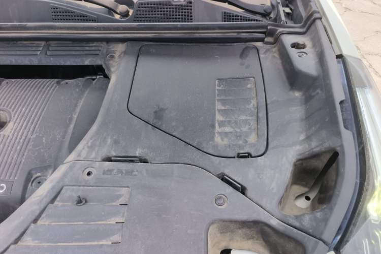 Used Lynk & Co 01 2018 2.0T Two-Wheel-Drive + Version Engine Bay Left