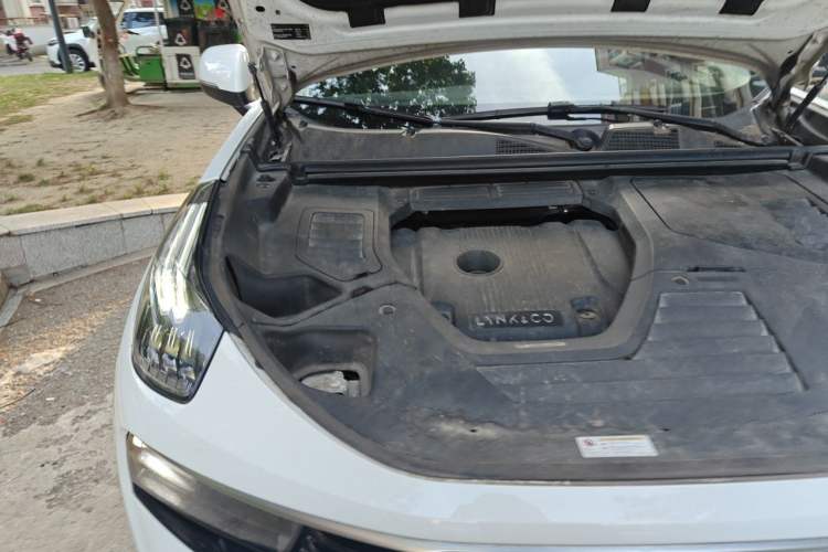 Used Lynk & Co 01 2018 2.0T Two-Wheel-Drive + Version Engine Bay Right