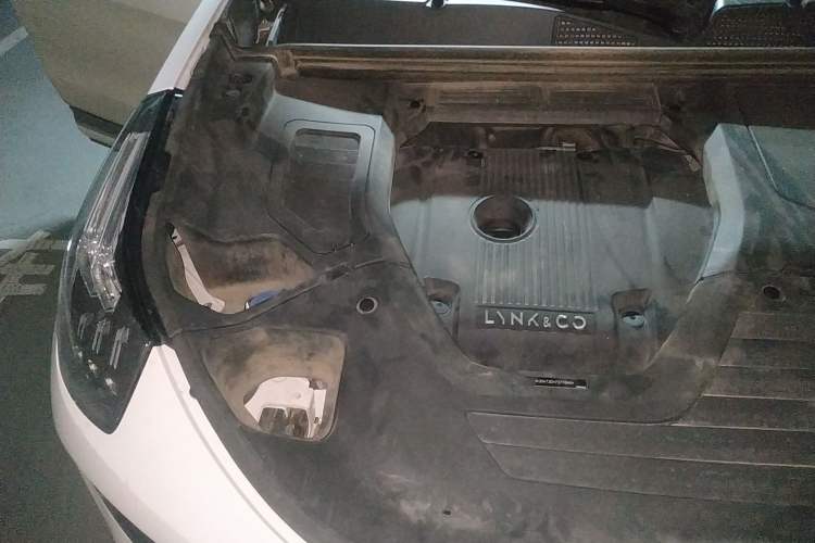 Used Lynk & Co 01 2018 2.0T Two-Wheel-Drive + Version Engine Bay Right
