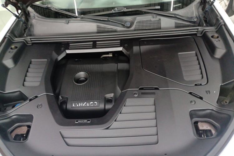 Used Lynk & Co 01 2018 2.0T Two-Wheel-Drive + Version Engine Bay