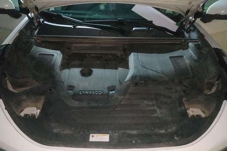 Used Lynk & Co 01 2018 2.0T Two-Wheel-Drive + Version Engine Bay