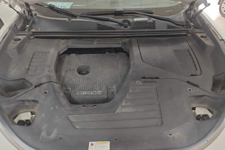 Used Lynk & Co 01 2018 2.0T Two-Wheel-Drive + Version Engine Bay