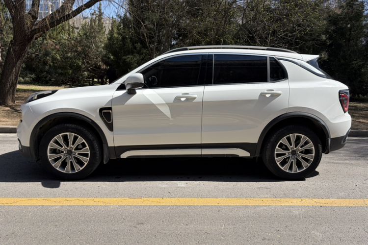 Used Lynk & Co 01 2018 2.0T Two-Wheel-Drive + Version Exterior 5