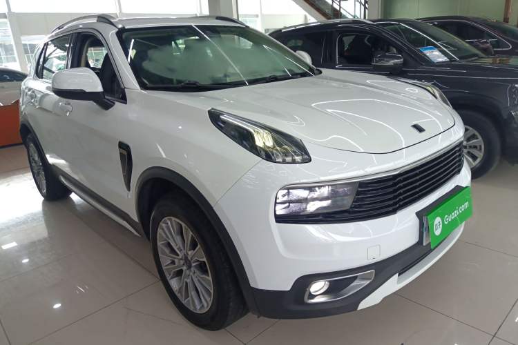 Used Lynk & Co 01 2018 2.0T Two-Wheel-Drive + Version Front Right 45 Deg