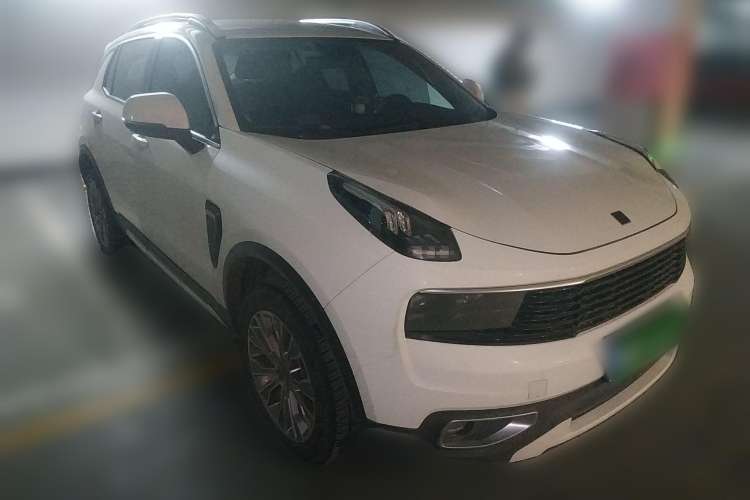 Used Lynk & Co 01 2018 2.0T Two-Wheel-Drive + Version Front Right 45 Deg