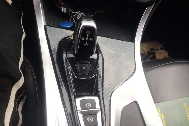 Used Lynk & Co 01 2018 2.0T Two-Wheel-Drive + Version Gear Lever