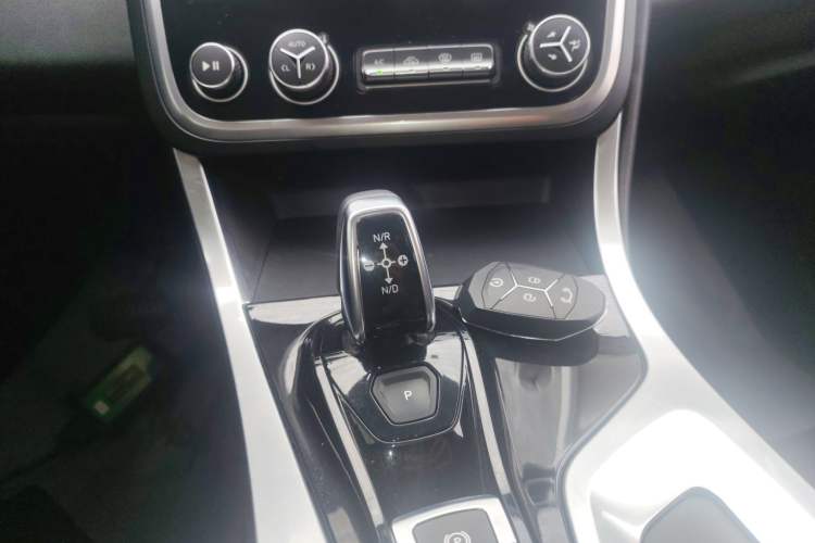 Used Lynk & Co 01 2018 2.0T Two-Wheel-Drive + Version Gear Lever