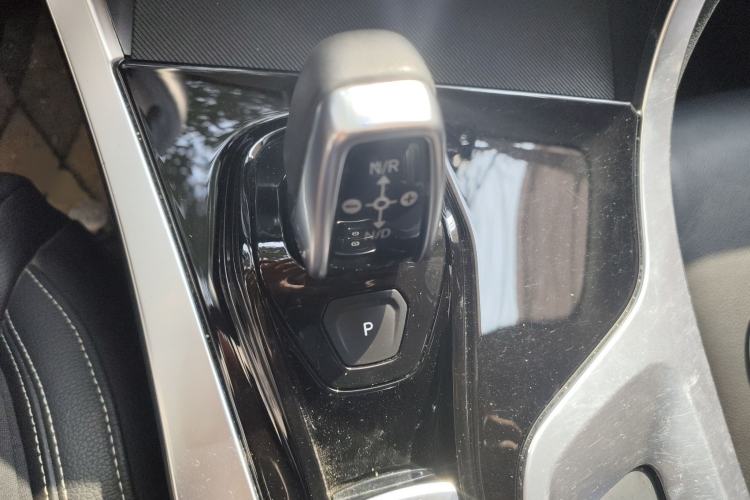 Used Lynk & Co 01 2018 2.0T Two-Wheel-Drive + Version Gear Lever