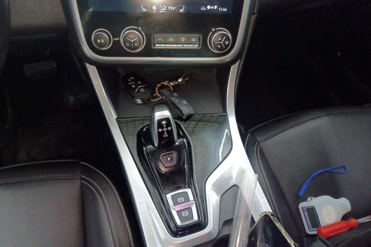 Used Lynk & Co 01 2018 2.0T Two-Wheel-Drive + Version Gear Lever