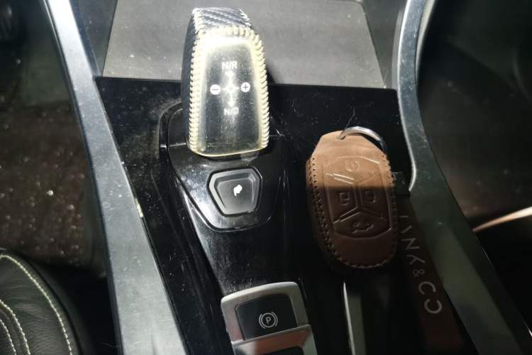 Used Lynk & Co 01 2018 2.0T Two-Wheel-Drive + Version Gear Lever