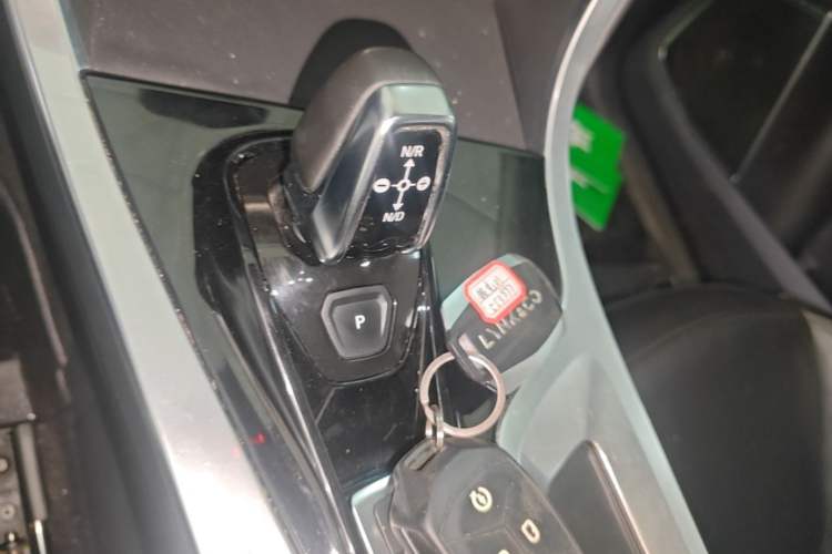 Used Lynk & Co 01 2018 2.0T Two-Wheel-Drive + Version Gear Lever