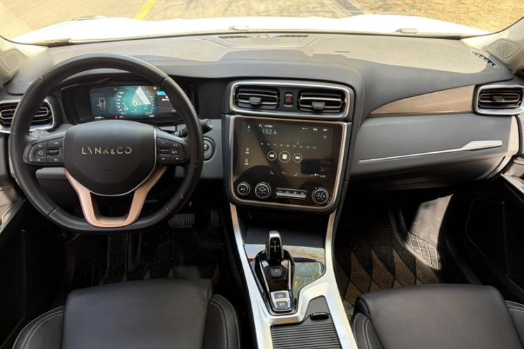 Used Lynk & Co 01 2018 2.0T Two-Wheel-Drive + Version Interior 3