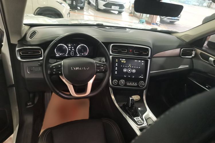 Used Lynk & Co 01 2018 2.0T Two-Wheel-Drive + Version Interior 3