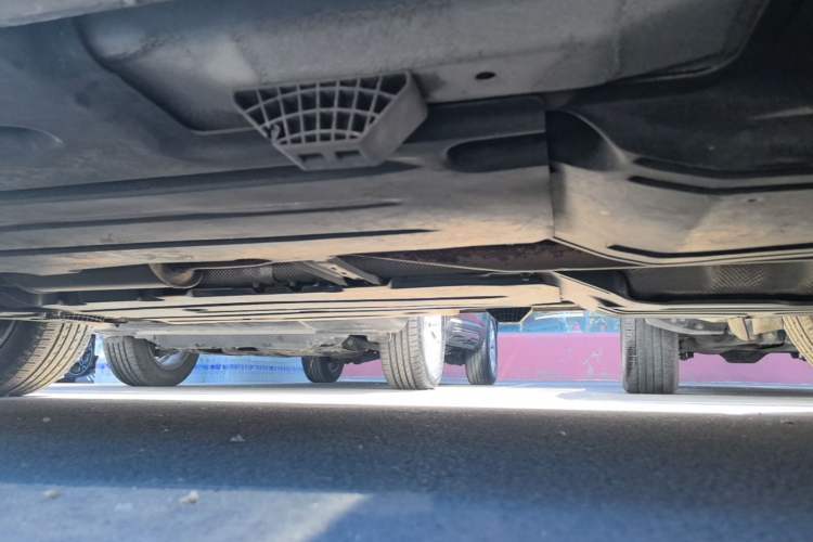Used Lynk & Co 01 2018 2.0T Two-Wheel-Drive + Version Left Side Sill