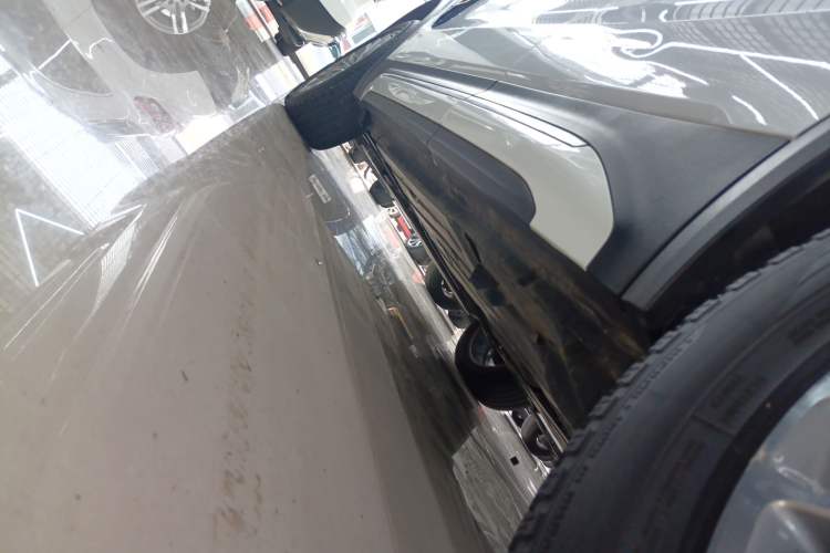 Used Lynk & Co 01 2018 2.0T Two-Wheel-Drive + Version Left Side Sill