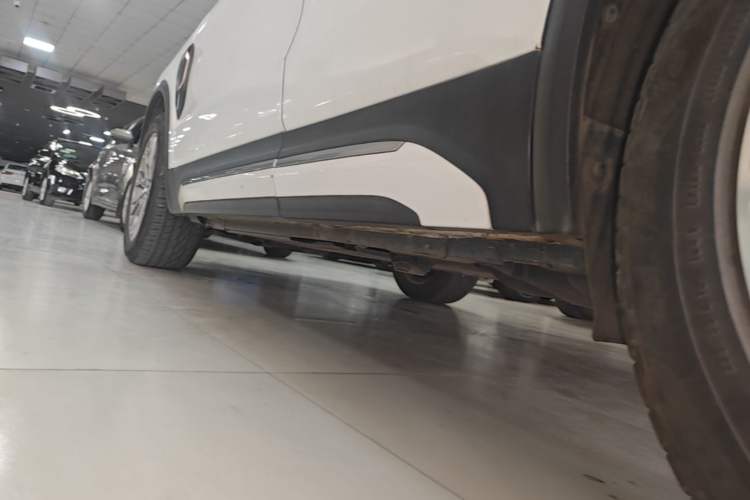 Used Lynk & Co 01 2018 2.0T Two-Wheel-Drive + Version Left Side Sill