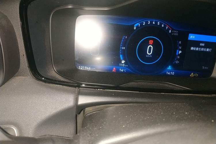 Used Lynk & Co 01 2018 2.0T Two-Wheel-Drive + Version Odometer Close Up
