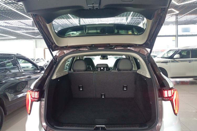 Used Lynk & Co 01 2018 2.0T Two-Wheel-Drive + Version Trunk