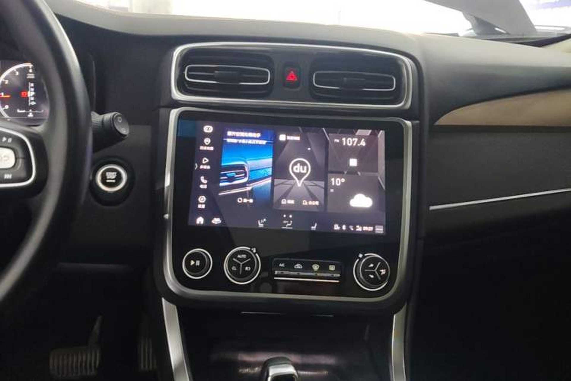 Used Lynk & Co 01 2019 2.0T Two-Wheel-Drive Pro Version China VI Standard Audio And AC Panel