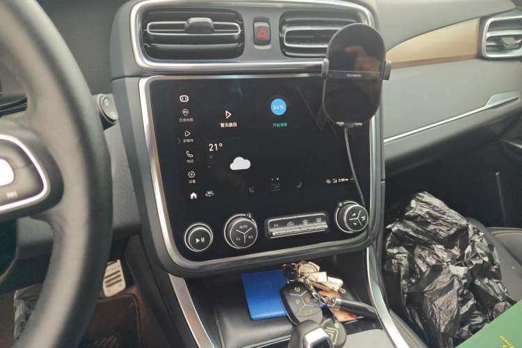 Used Lynk & Co 01 2019 2.0T Two-Wheel-Drive Pro Version China VI Standard Audio And AC Panel