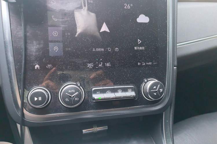 Used Lynk & Co 01 2019 2.0T Two-Wheel-Drive Pro Version China VI Standard Audio And AC Panel