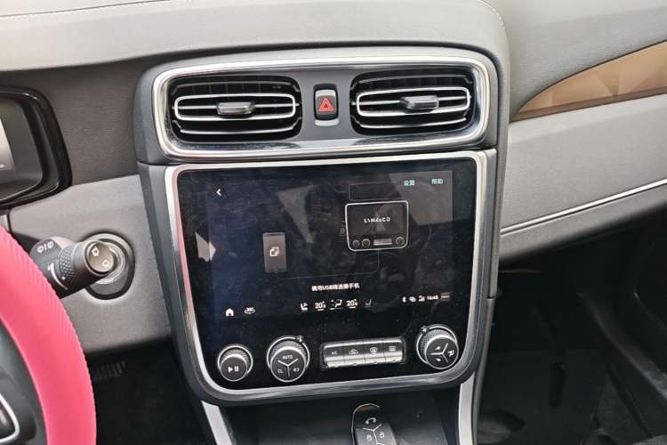 Used Lynk & Co 01 2019 2.0T Two-Wheel-Drive Pro Version China VI Standard Audio And AC Panel