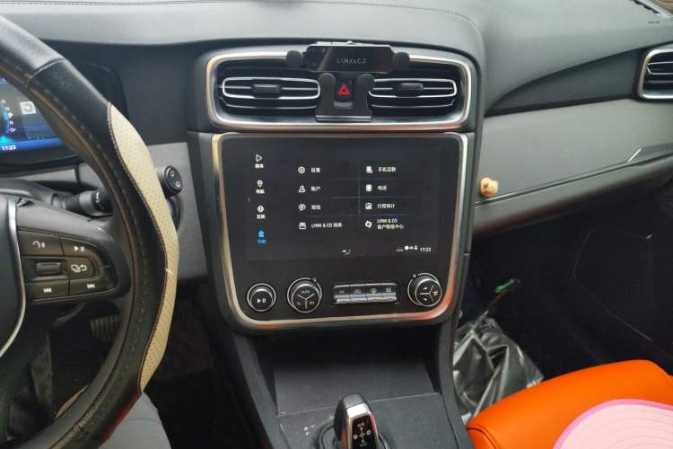 Used Lynk & Co 01 2019 2.0T Two-Wheel Drive Pure Version China V Standard Audio And AC Panel