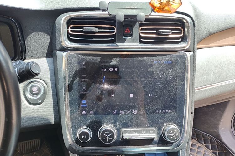 Used Lynk & Co 01 2019 2.0T Two-Wheel-Drive Pro Version China V Standard Audio And AC Panel