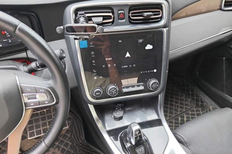 Used Lynk & Co 01 2019 2.0T Two-Wheel-Drive Pro Version China V Standard Audio And AC Panel