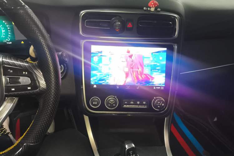 Used Lynk & Co 01 2019 2.0T Two-Wheel-Drive Pro Version China VI Standard Audio And AC Panel
