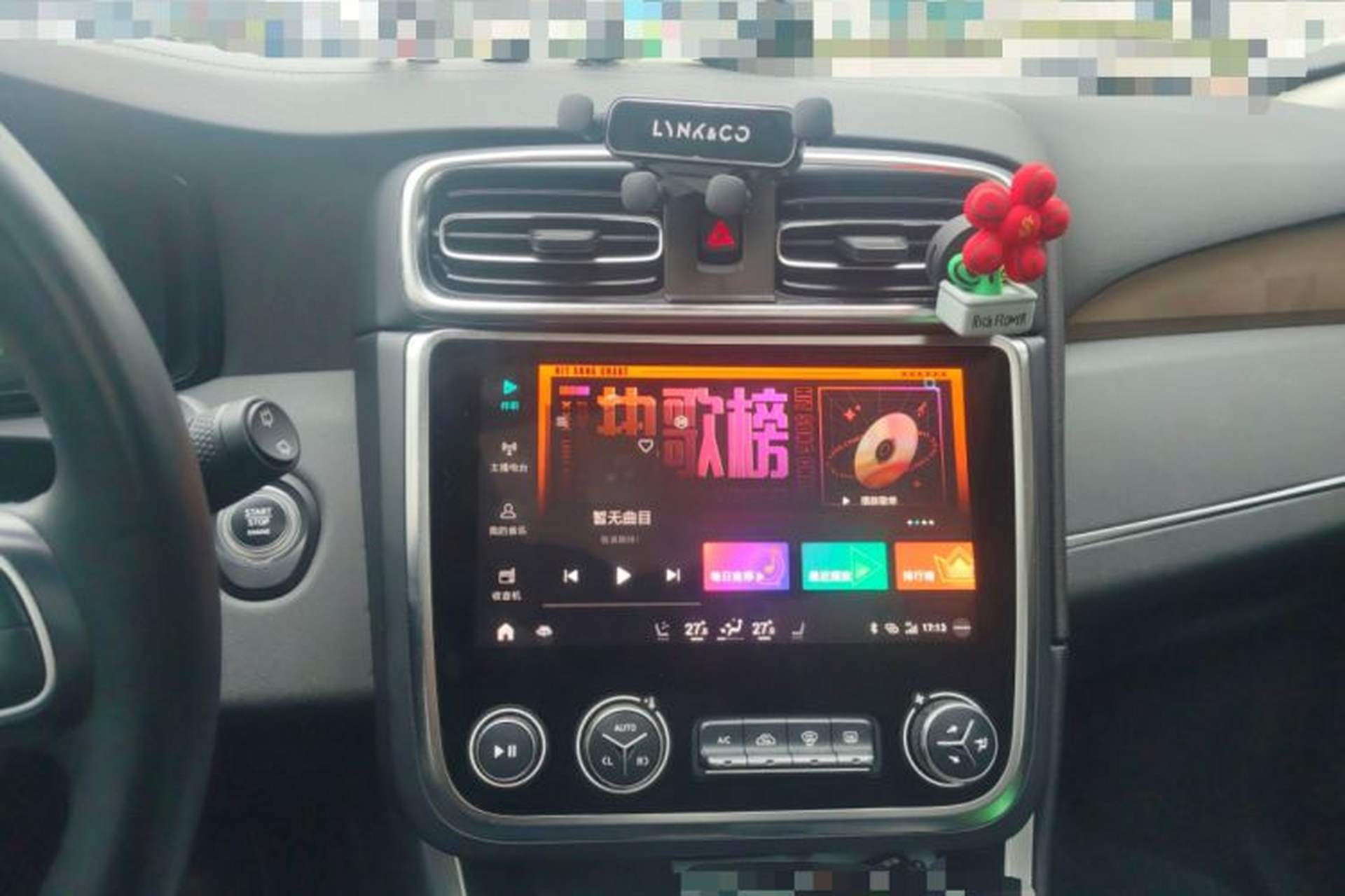 Used Lynk & Co 01 2019 2.0T Two-Wheel-Drive Pro Version China VI Standard Audio And AC Panel