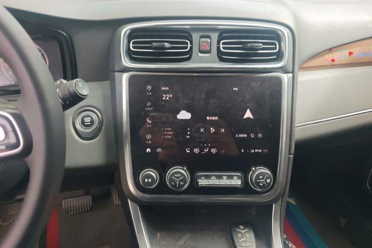 Used Lynk & Co 01 2019 2.0T Two-Wheel-Drive Pro Version China VI Standard Audio And AC Panel