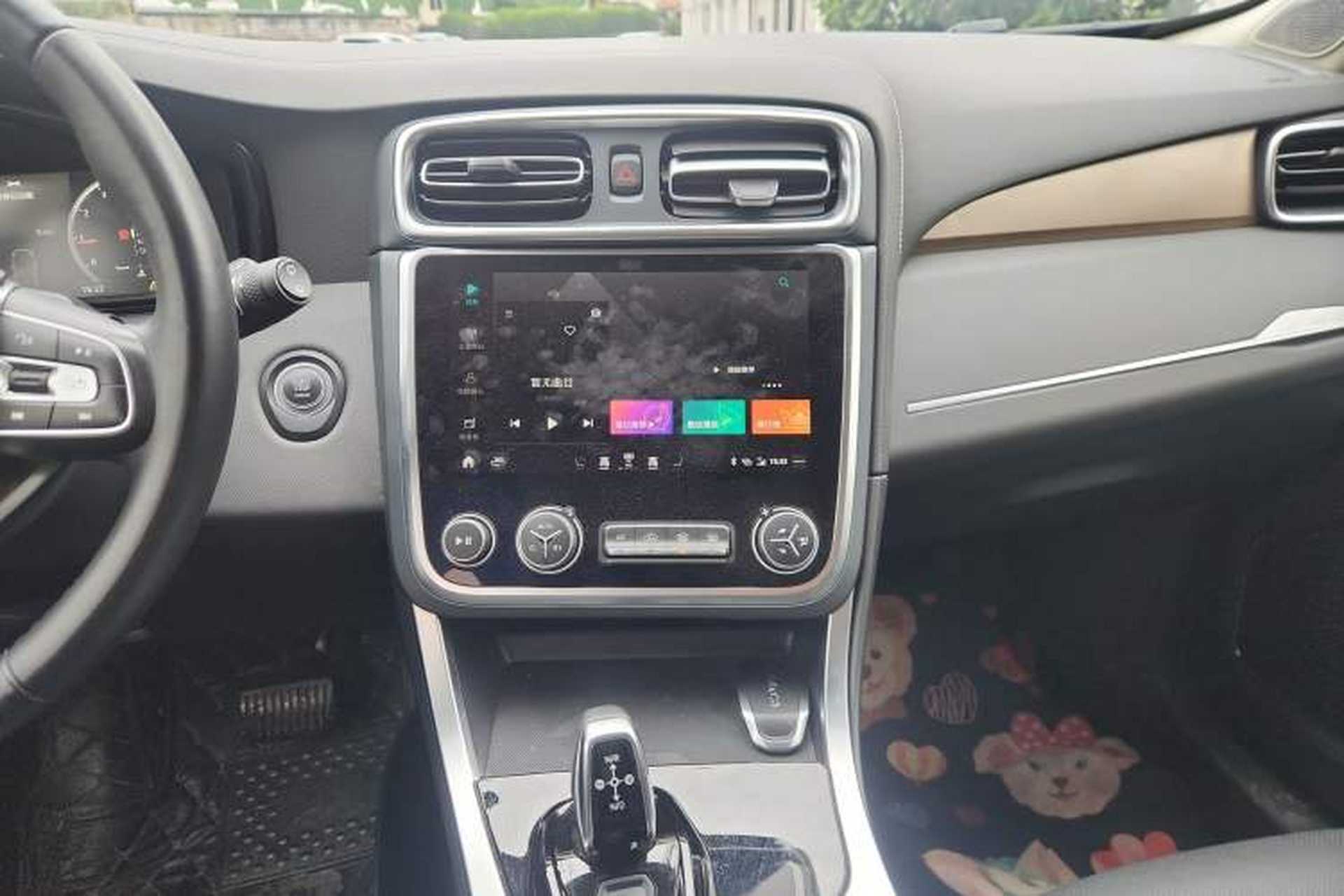 Used Lynk & Co 01 2019 2.0T Two-Wheel-Drive Pro Version China VI Standard Audio And AC Panel