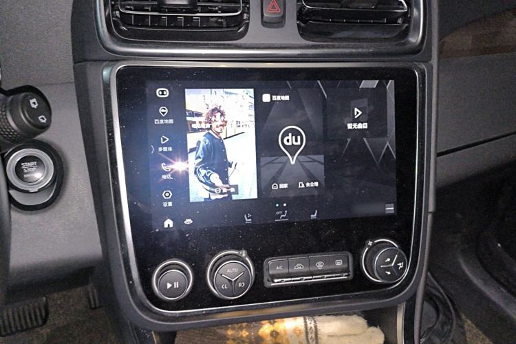 Used Lynk & Co 01 2019 2.0T Two-Wheel-Drive Pro Version China VI Standard Audio And AC Panel