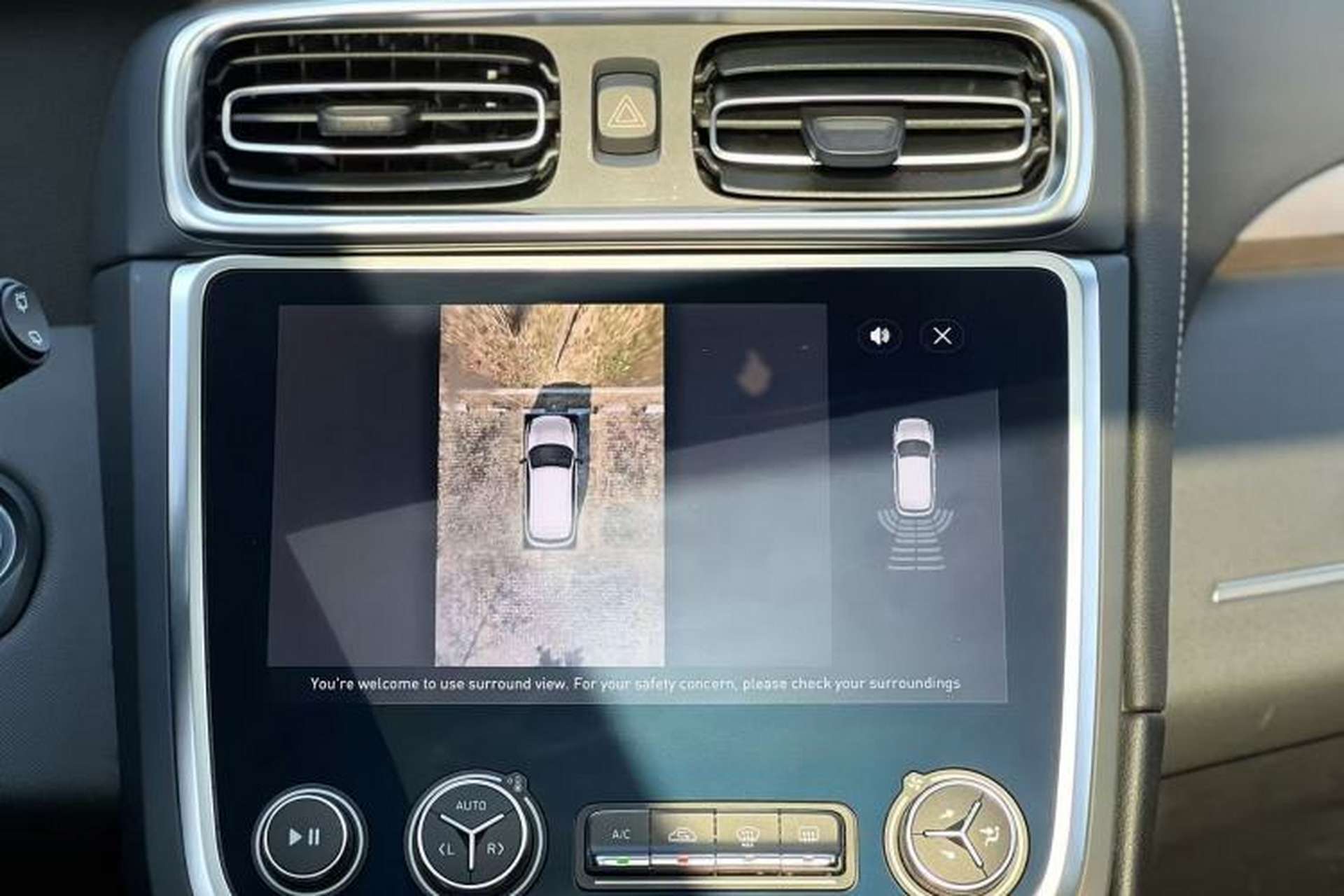 Used Lynk & Co 01 2019 2.0T Two-Wheel-Drive Pro Version China VI Standard Audio And AC Panel