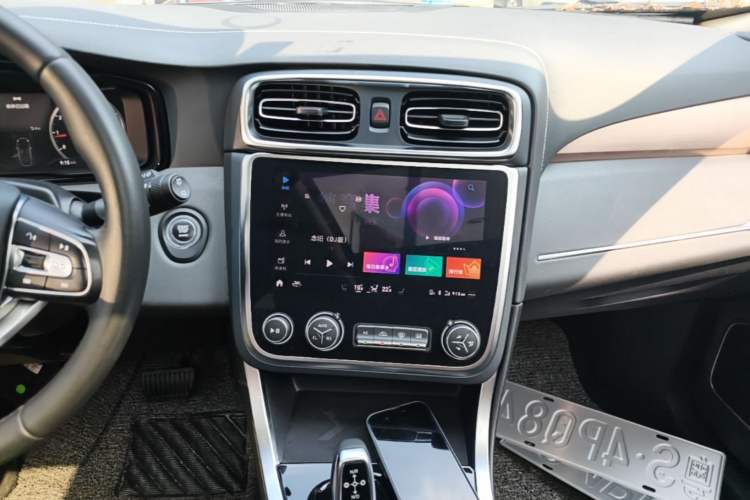 Used Lynk & Co 01 2019 2.0T Two-Wheel-Drive Pro Version China VI Standard Audio And AC Panel