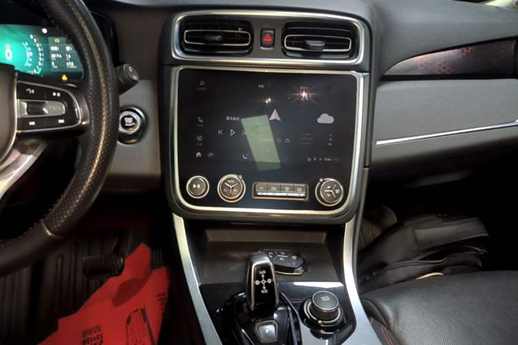 Used Lynk & Co 01 2019 2.0T Four-Wheel Drive Genie Pro Version China V Emission Standard Audio And AC Panel