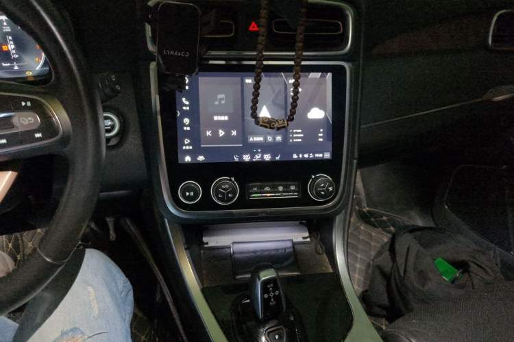 Used Lynk & Co 01 2019 2.0T Two-Wheel-Drive Pro Version China V Standard Audio And AC Panel
